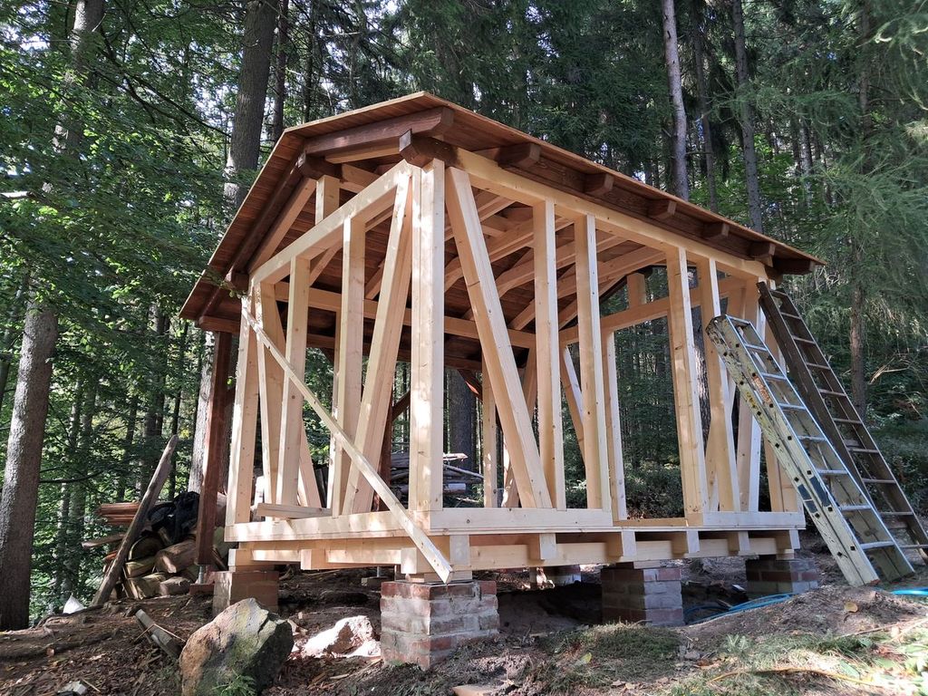 Unterstand-aus-Holz-errichtet-durch-Zimmerei Hagenow